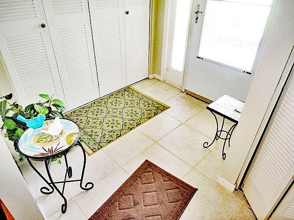 4th image of 623 Pines Knoll Dr APT A