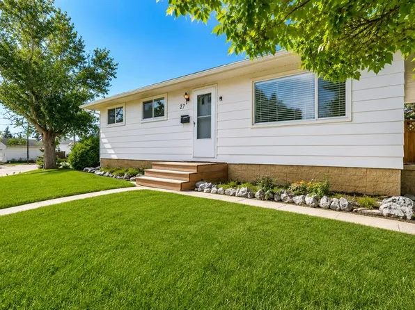 27 NE Dovercrest Way SE, Calgary, AB T2B 1X1