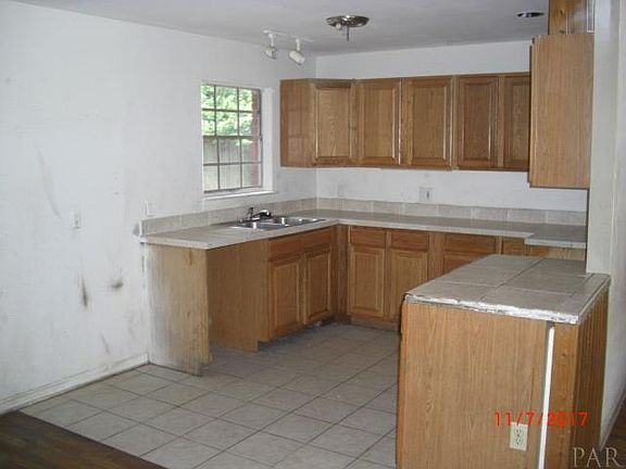 4th image of 1016 E Madison Dr