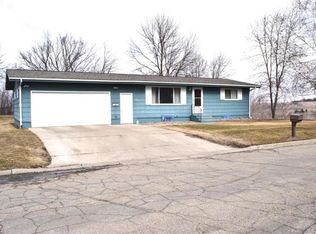 1043 5th St SE, Valley City, ND 58072