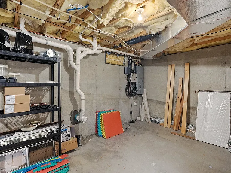 131 Forest Hill Way — Photo 48