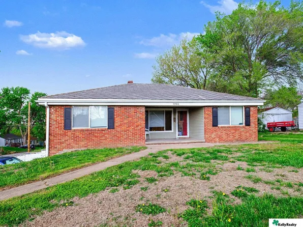 5906 N 36th St, Omaha, NE 68111