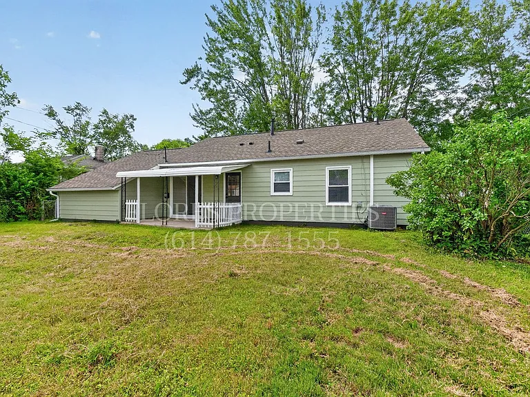 1300 Evaline Dr — Photo 8
