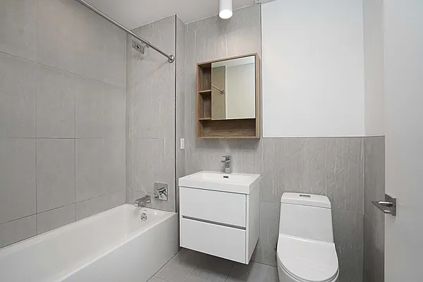 Rented by Spire Group | media 27