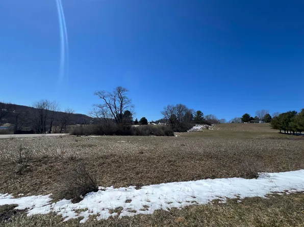 L500 Summit Point Dr, La Valle, WI 53941
