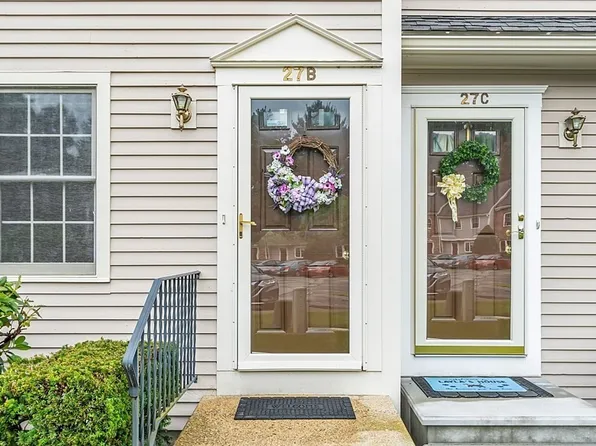 27 Brookfield Dr #B, Groton, MA 01450