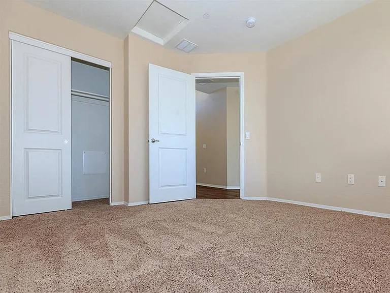 Heritage II Luxury Senior Apts — Photo 30