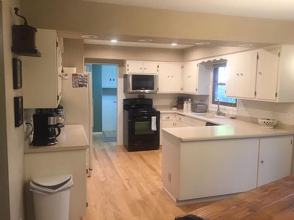 5th image of W224N2661 Springwood Ln