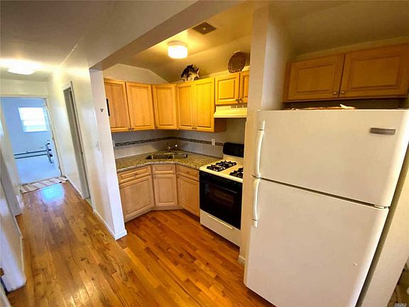 3rd image of 120-25 197th St