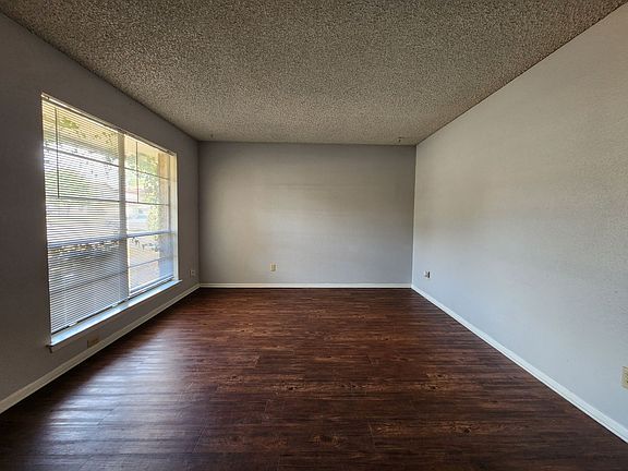 5th image of 319 Briarwood Dr