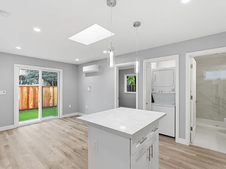 Alamo Park Apartments — Photo 4