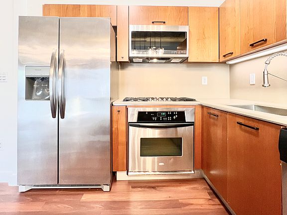4th image of 645 W 9th St APT 616