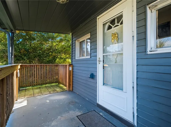 284 W Allegheny Rd, Imperial, PA 15126