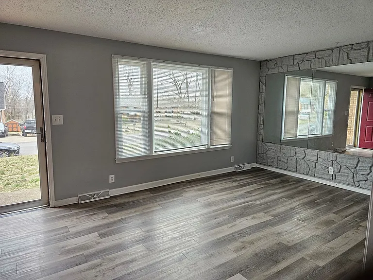 529 Morrison Dr — Photo 17