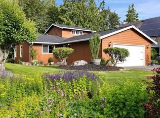 1804 Silver Beach Rd, Bellingham, WA 98229