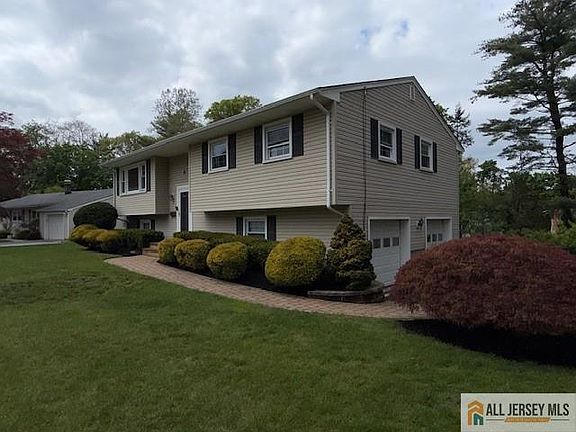 2nd image of 6 Greenbrae Ct