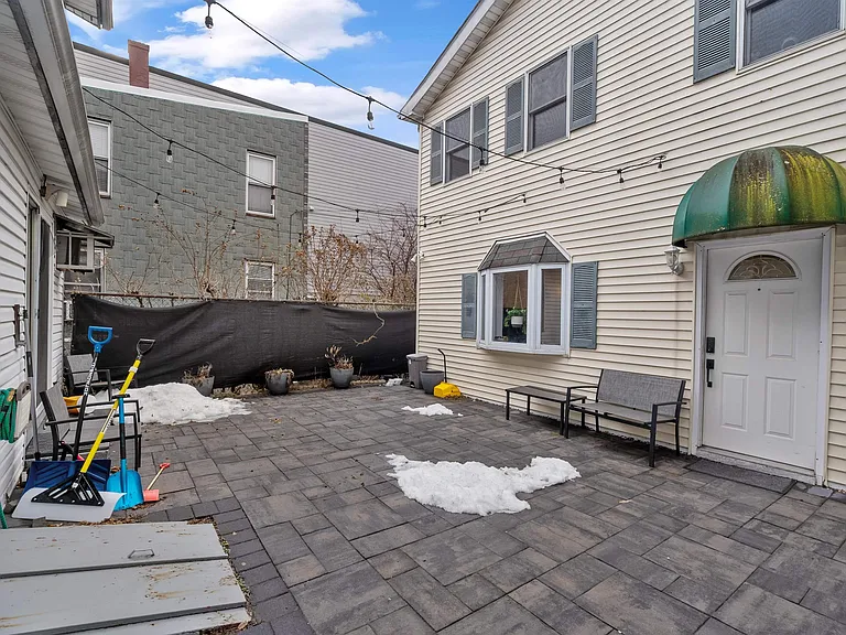 515 44th St #REAR HOUSE — Photo 15