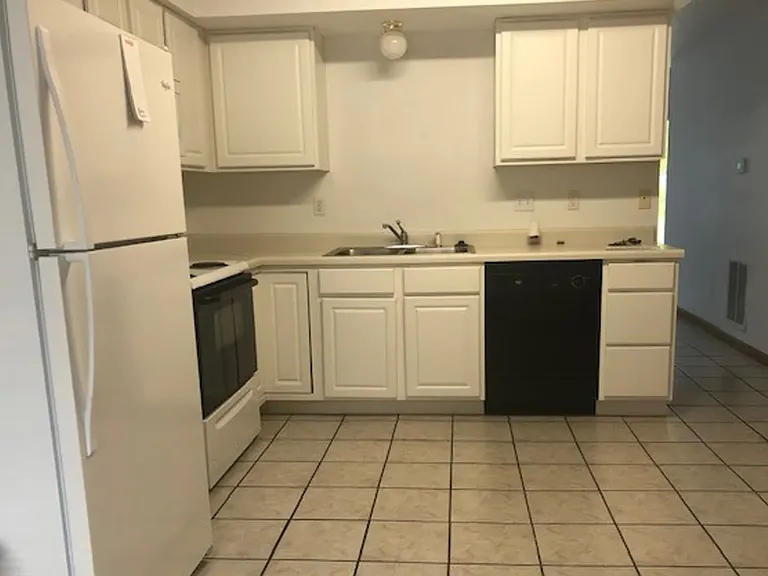 417 W King St #A — Photo 11