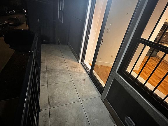 2nd image of 940 Tilden St #2