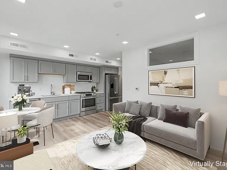 701 N Henry St #306 — Photo 30