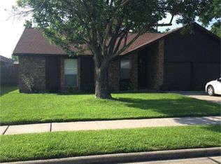 10007 Clairmont Dr, La Porte, TX 77571