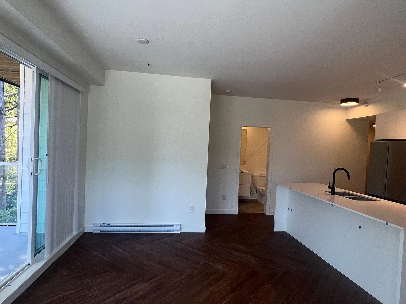3229 Saint Johns Street Port Moody — Photo 3