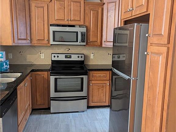 3rd image of 401 S 49th St #2