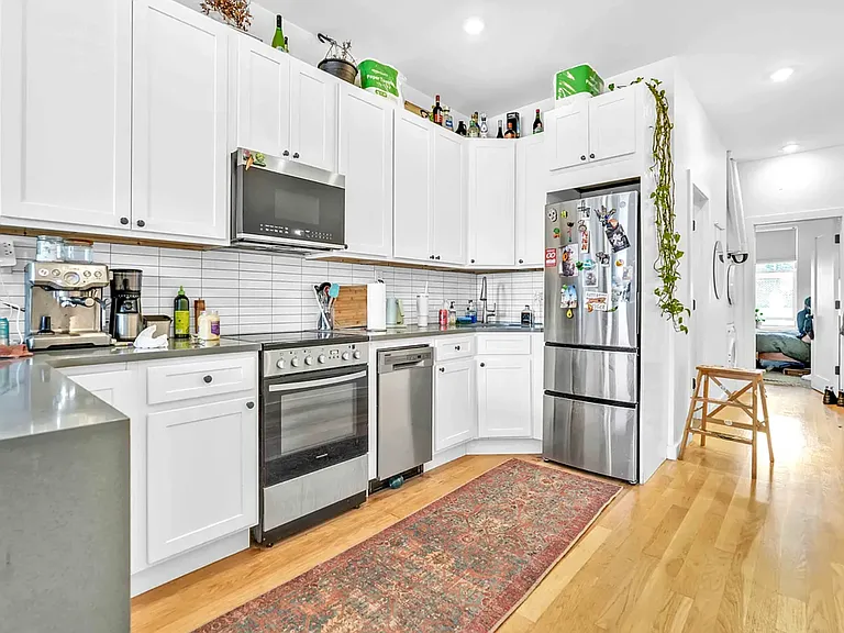 397 4th Ave #1L — Photo 3