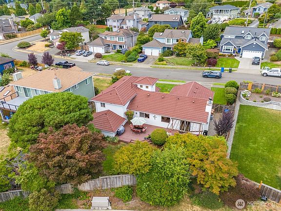 3rd image of 4210 Harbor Ridge Road NE
