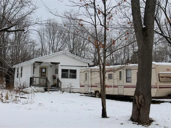 40 Queen Ann St, Friendship, NY 14739