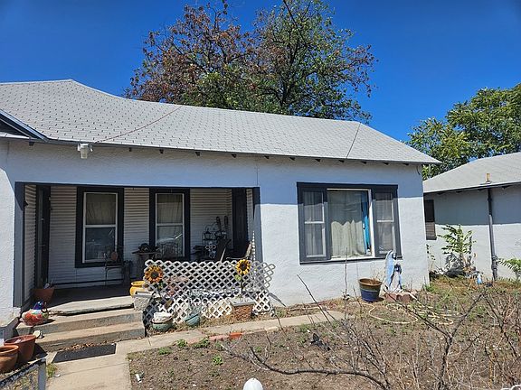 2nd image of 106 W Oak St