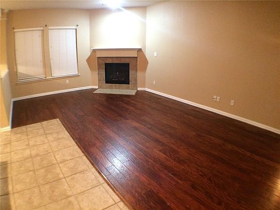 3rd image of 1423 Kittyhawk Dr