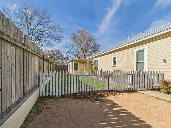 2nd image of 512 Kraupahen St