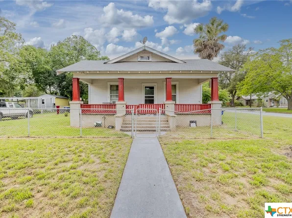 217 Smith St, Gonzales, TX 78629