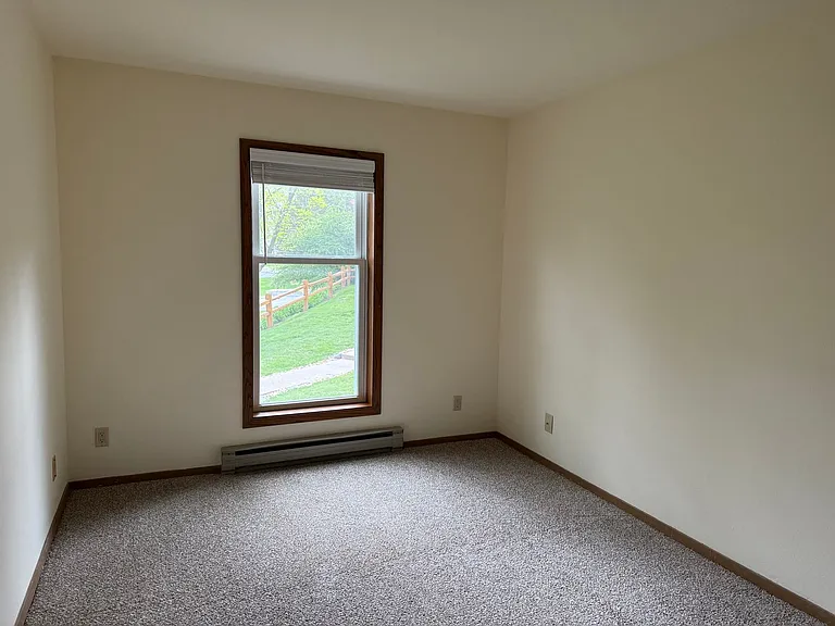 High Point Commons Apartments — Photo 27