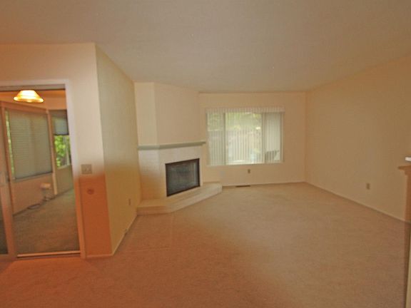 2nd image of 1131 Hillside Dr