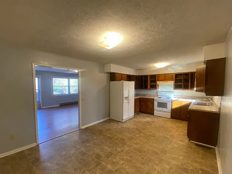 428 Fairgrounds Rd — Photo 5