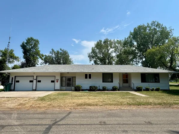 145 4th Ave SE, Leeds, ND 58346