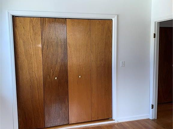 4th image of 40 Fairview Ave #9