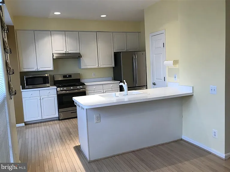 7507 Lamoyne Ct — Photo 19