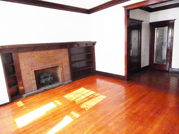 Living Room alternate view