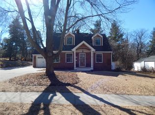 6502 Del Matro Ave, Windsor Heights, IA 50324