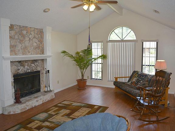 4th image of 2601 Sandlewood Ct