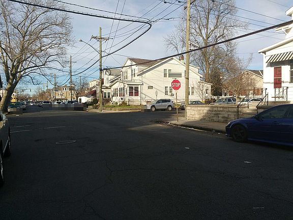 4th image of 413 Dayton St