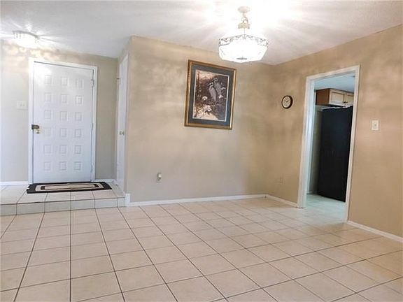 3rd image of 422 Briargrove Dr