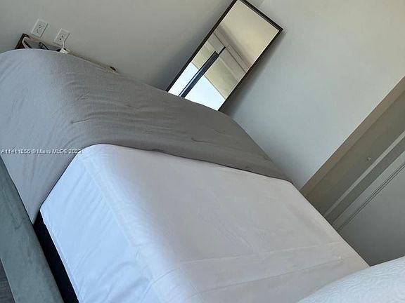 5th image of 121 NE 34th St #1206A