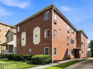 7444 Washington St APT 10, Forest Park, IL 60130