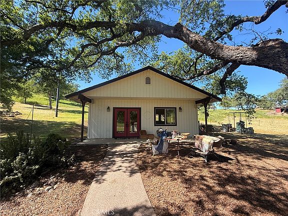 4th image of 2877 Trower Rd