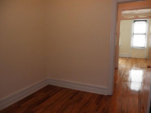 3rd image of 1728 1st Ave