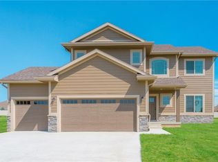 227 91st St, West Des Moines, IA 50266